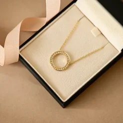 45 cm halskæde med vedhæng i 14 karat guld 0,504 ct