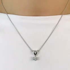 0,40 ct lab grown diamant solitairevedhæng i 14 karat hvidguld 0,40 ct