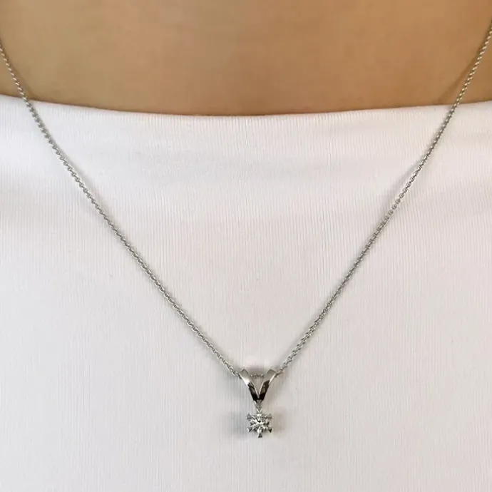 0,20 ct lab grown diamant vedhæng i 14 karat hvidguld