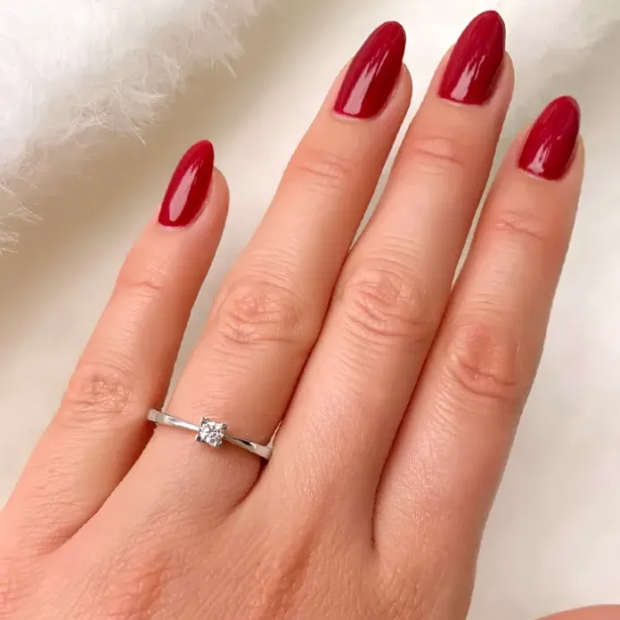 0,10 ct solitairering i 14 karat hvidguld