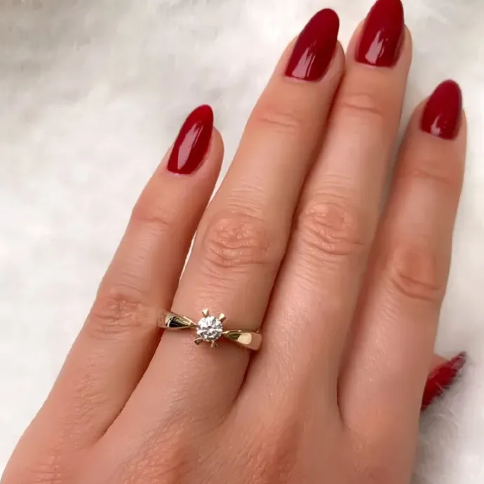 0,30 ct solitairering i 14 karat guld