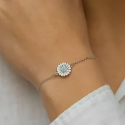 12 mm marguerit ankerarmbånd i rhodineret sølv med vedhæng i rhodineret sølv - Marie