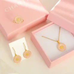 14,5 mm marguerit pink vedhæng i forgyldt sølv - Marie