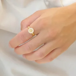 10 mm marguerit ring i forgyldt sølv - Matilda