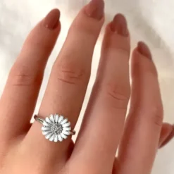 11 mm marguerit zirkon ring i sølv - Matilda