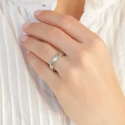 5 mm vielsesring i 14 karat hvidguld