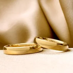 4 mm vielsesringe i 9 karat guld - sæt