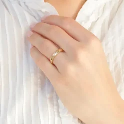 4 mm vielsesringe i 9 karat guld 0,008 ct og 0,015 ct - sæt