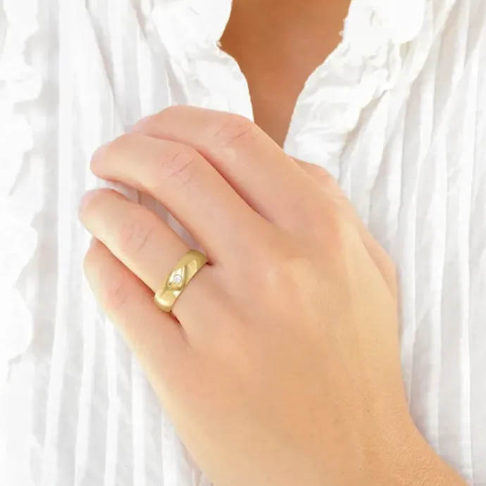 6 mm vielsesringe i 9 karat guld 0,03 ct - sæt