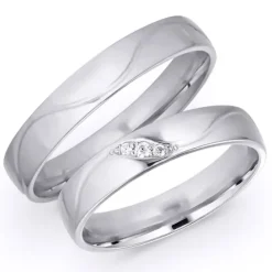 4 mm vielsesringe i 14 karat hvidguld 0,008 ct og 0,015 ct - sæt