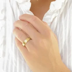 6 og 5 mm diamant vielsesringe i 9 karat guld - sæt