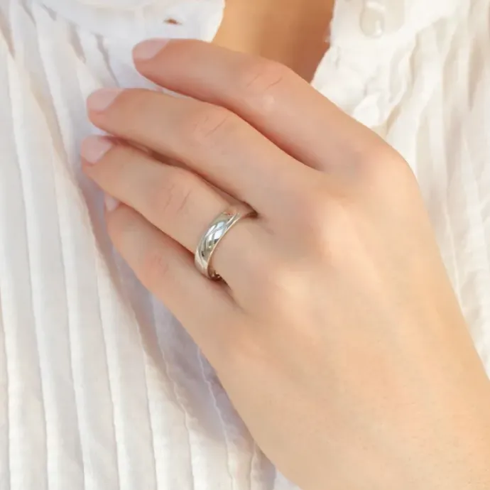 5 og 4 mm diamant vielsesringe i 9 karat hvidguld 0,008 ct og 0,015 ct - sæt