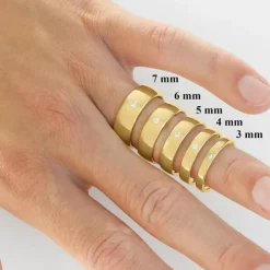 6 og 5 mm vielsesringe i 9 karat guld 0,03 ct - sæt