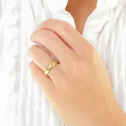 5 og 4 mm vielsesringe i 14 karat guld 0,03 ct - sæt