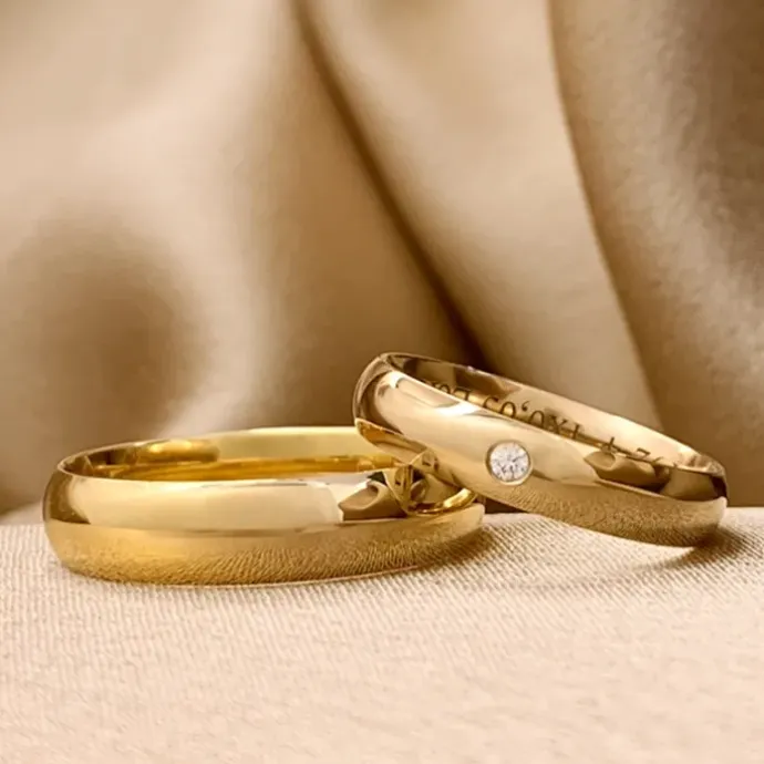 5 og 4 mm vielsesringe i 9 karat guld 0,03 ct ct - sæt