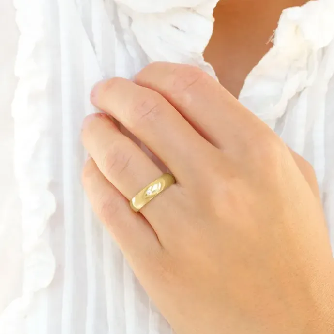 6 og 5 mm vielsesringe i 14 karat guld 0,03 ct - sæt
