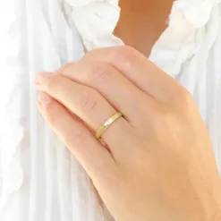 5 og 3 mm vielsesringe i 14 karat guld 0,02 ct - sæt
