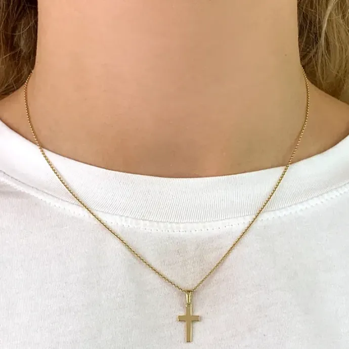 8 x 14,5 mm kors vedhæng i 8 karat guld