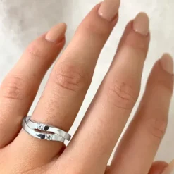 Abstrakt ring i sølv