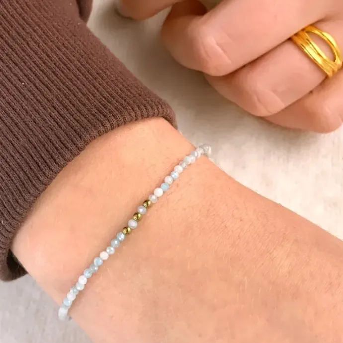 Armbånd med akvamarin og hematite.