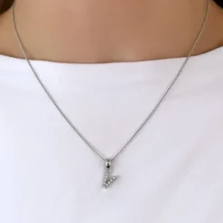 Bogstav V diamant vedhæng i 9 karat hvidguld 0,065 ct