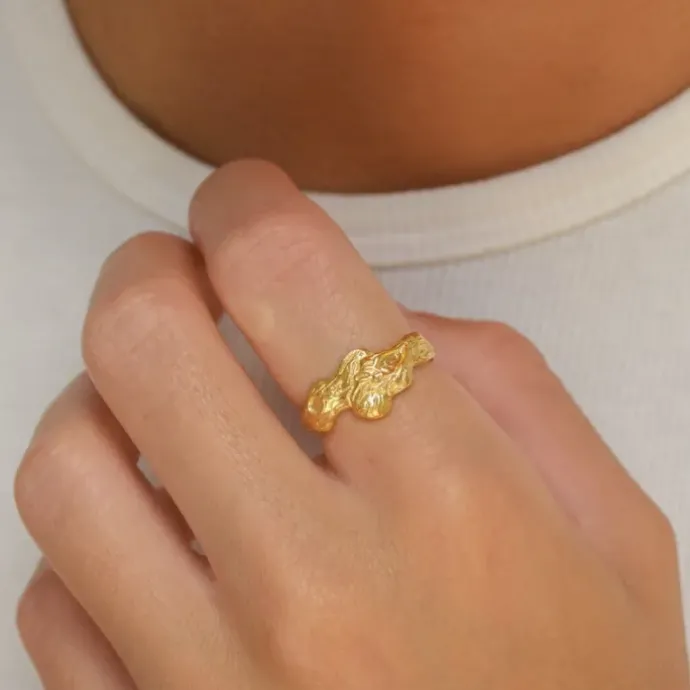 Bred ring i forgyldt sølv