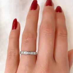 Diamant alliancering i 14 karat hvidguld 3 x 0,03 ct