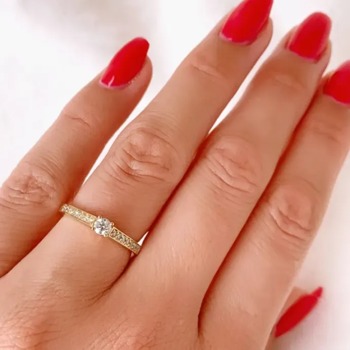 Diamant ring i 14 karat guld 0,15 ct 0,11 ct