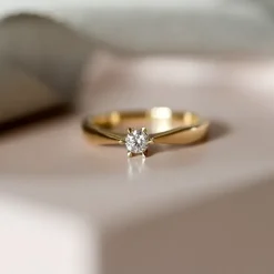 Diamant solitairering i 14 karat guld 0,20 ct