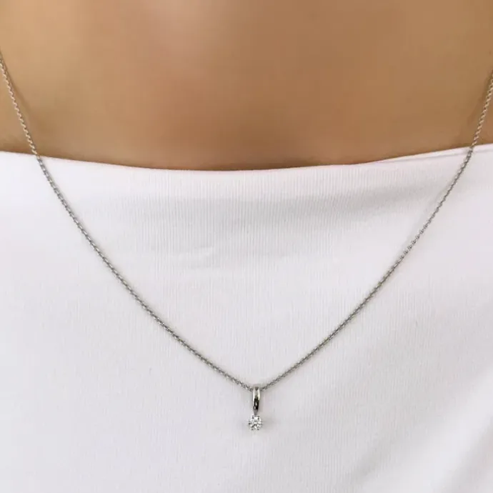 Diamant solitairevedhæng i 14 karat hvidguld 0,05 ct