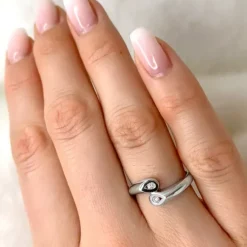 Diamantring i 9 karat hvidguld 0,06 ct