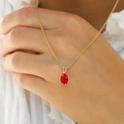 Dråbe pink vedhæng i 9 karat guld
