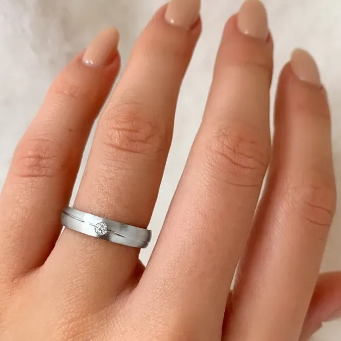 Elegant ring i rhodineret sølv