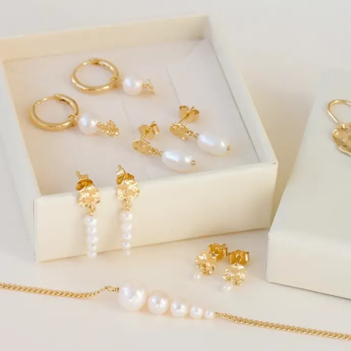 Enamel Mio Pearl ørestikker i forgyldt sølv