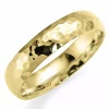 Hamret 5 mm vielsesring i 9 karat guld