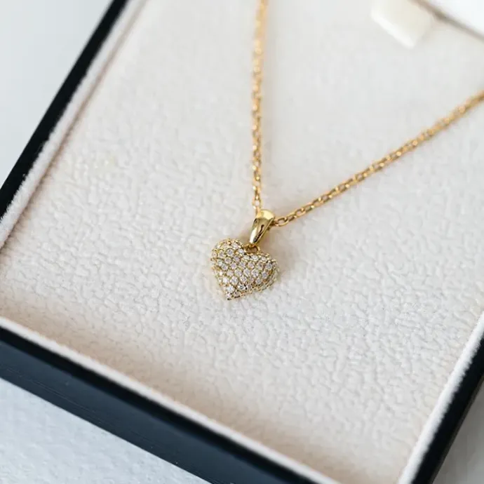 Hjerte diamant vedhæng i 14 karat guld 0,288 ct