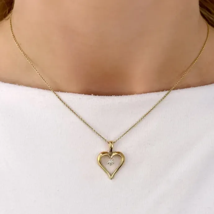 Hjerte diamant vedhæng i 14 karat guld 0,07 ct