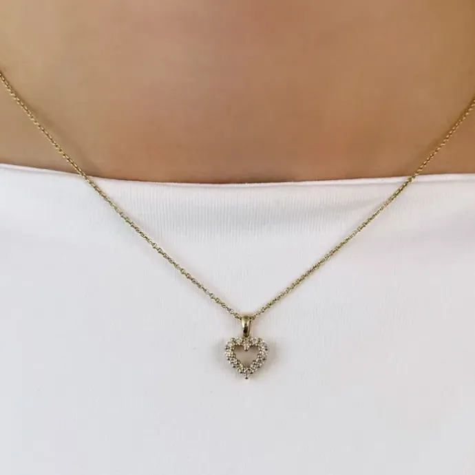 Hjerte diamant vedhæng i 14 karat guld 0,264 ct