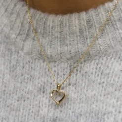Hjerte diamant vedhæng i 8 karat guld 0,0015 ct