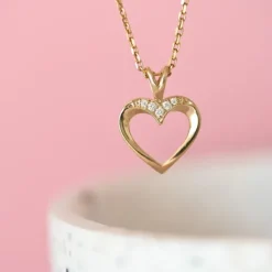 Hjerte diamant vedhæng i 14 karat guld 0,05 ct