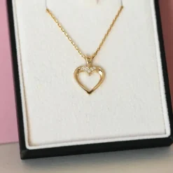 Hjerte diamant vedhæng i 14 karat guld 0,05 ct
