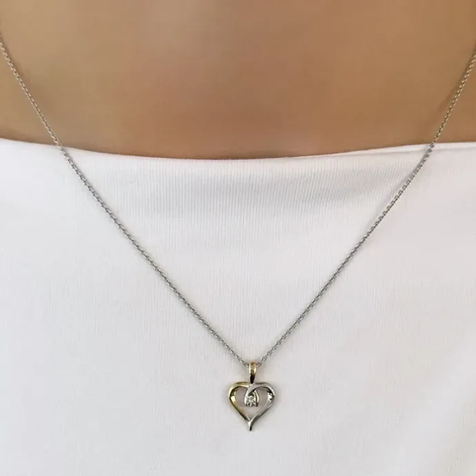 Hjerte diamant vedhæng i 14 karat guld.- og hvidguld 0,04 ct