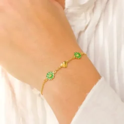 Hjerte marguerit mørk grøn armbånd i forgyldt sølv - Maggie
