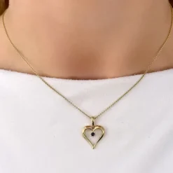 Hjerte safir vedhæng i 14 karat guld 0,10 ct