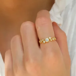 Hvid zirkon ring i forgyldt sølv - Bubbly Sparkle