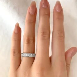 Hvid zirkon ring i rhodineret sølv