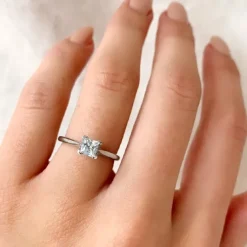 Hvid zirkon ring i sølv