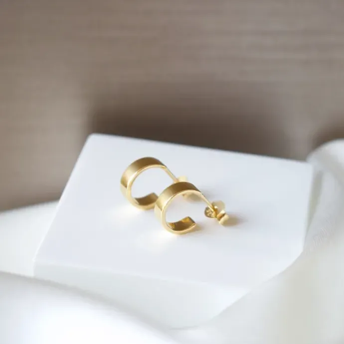 ID Fine IDH011GD chunky mini hoops i forgyldt sølv
