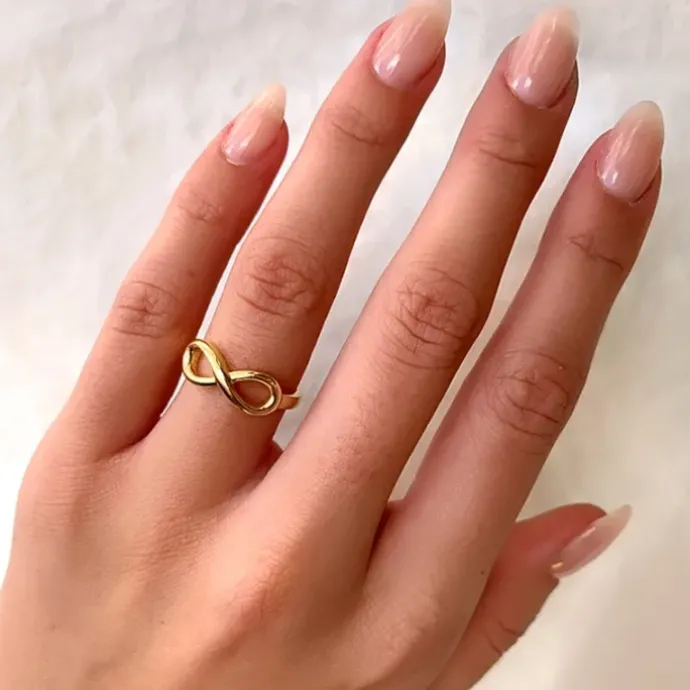 Infinity ring i forgyldt sølv
