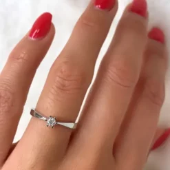 Kampagne - diamant solitairering i 14 karat hvidguld 0,11 ct